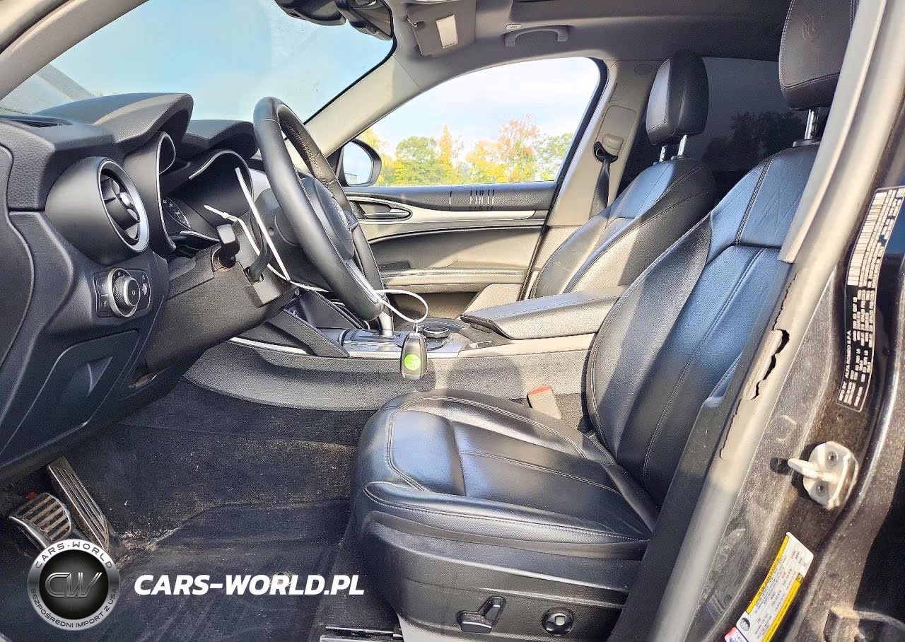 2018 Alfa Romeo Stelvio Sport VIN:ZASFAKPN8J7B64648 - 7