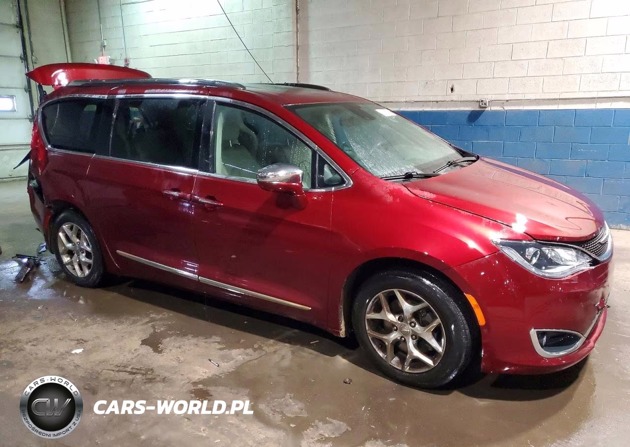 2018 Chrysler Pacifica Limited VIN:2C4RC1GG3JR262125 - 4