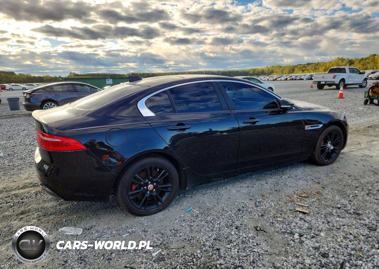 2017 Jaguar Xe Premium VIN:SAJAD4BG6HA962613 - 3