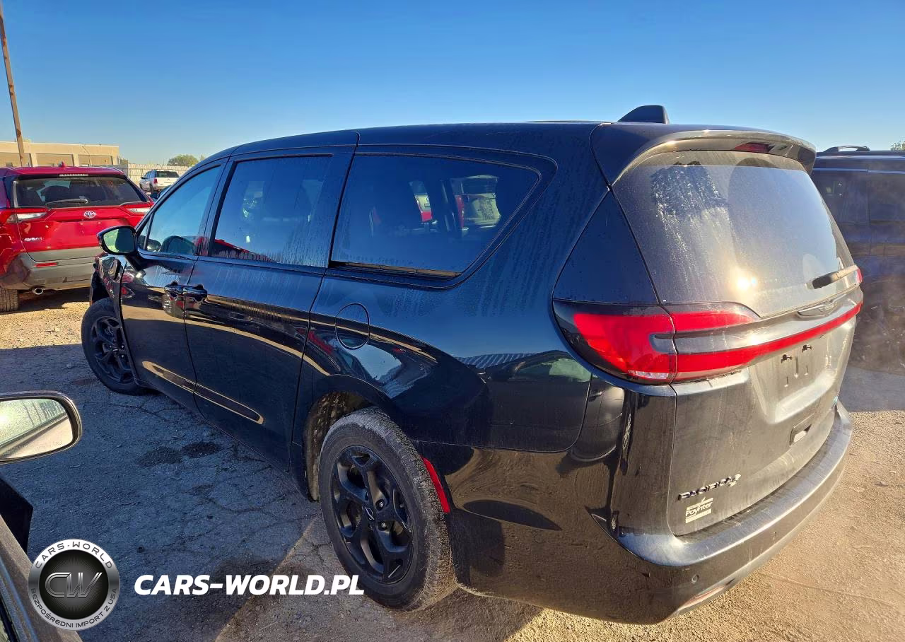 2022 Chrysler Pacifica Hybrid Touring L VIN:2C4RC1L77NR134935 - 2