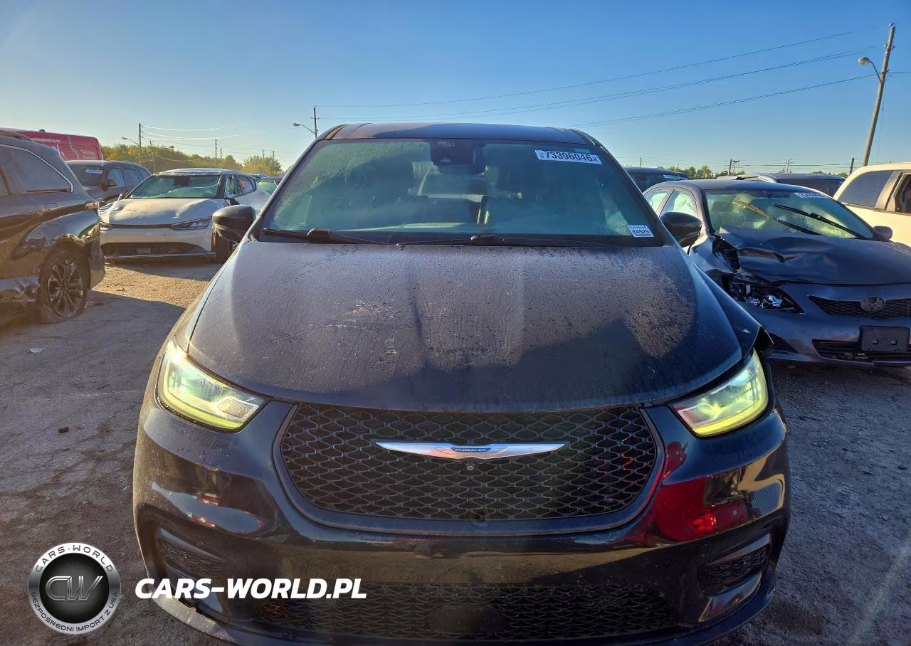 2022 Chrysler Pacifica Hybrid Touring L VIN:2C4RC1L77NR134935 - 5