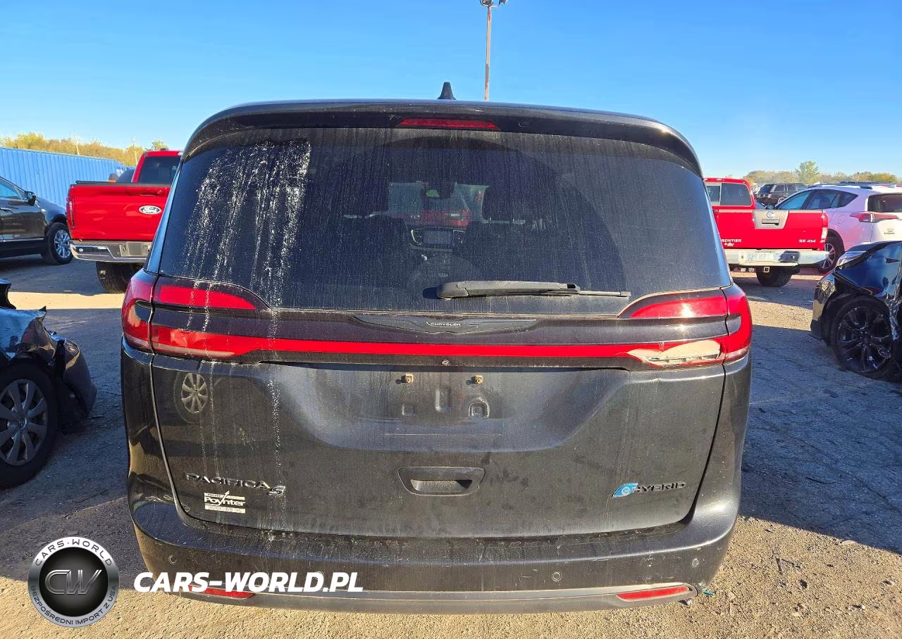 2022 Chrysler Pacifica Hybrid Touring L VIN:2C4RC1L77NR134935 - 6