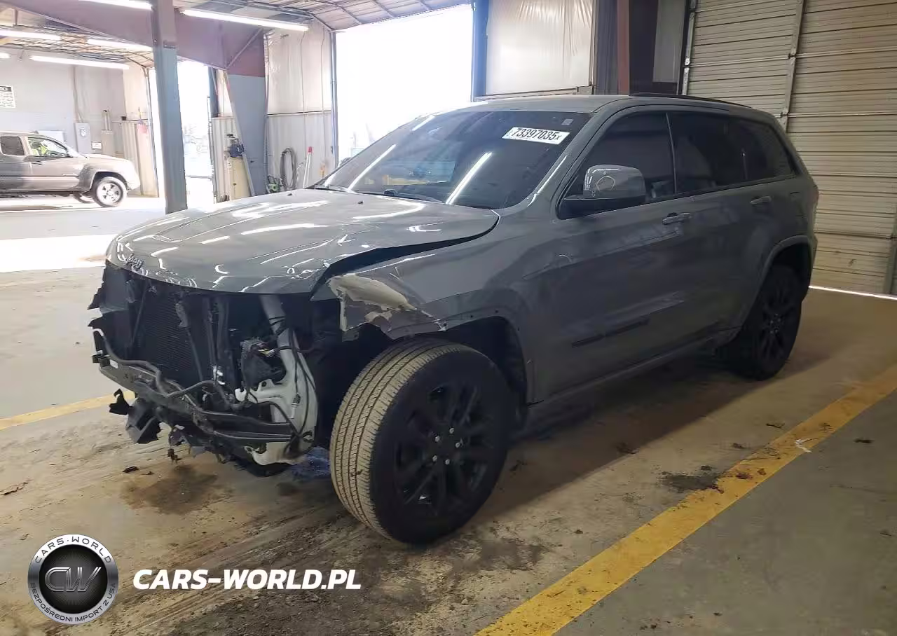 2020 Jeep Grand Cherokee Laredo