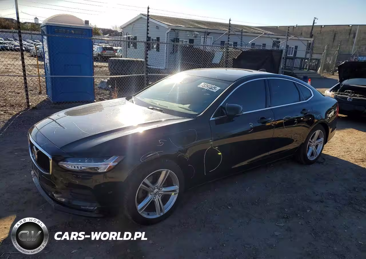 2017 Volvo S90 T5 Momentum