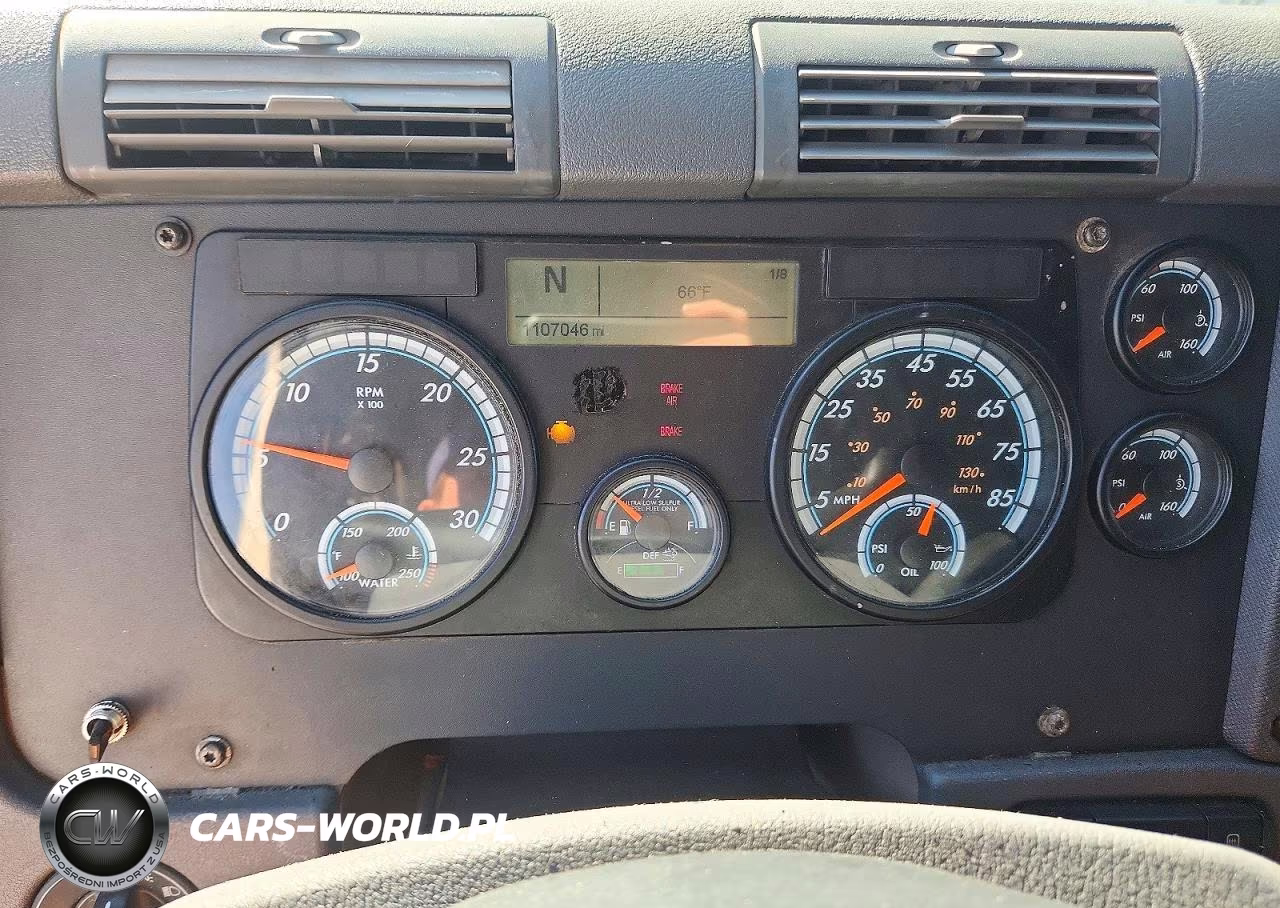 2016 Freightliner Cascadia 125 Semi Truck VIN:3AKJGLD56GSGU5185 - 9