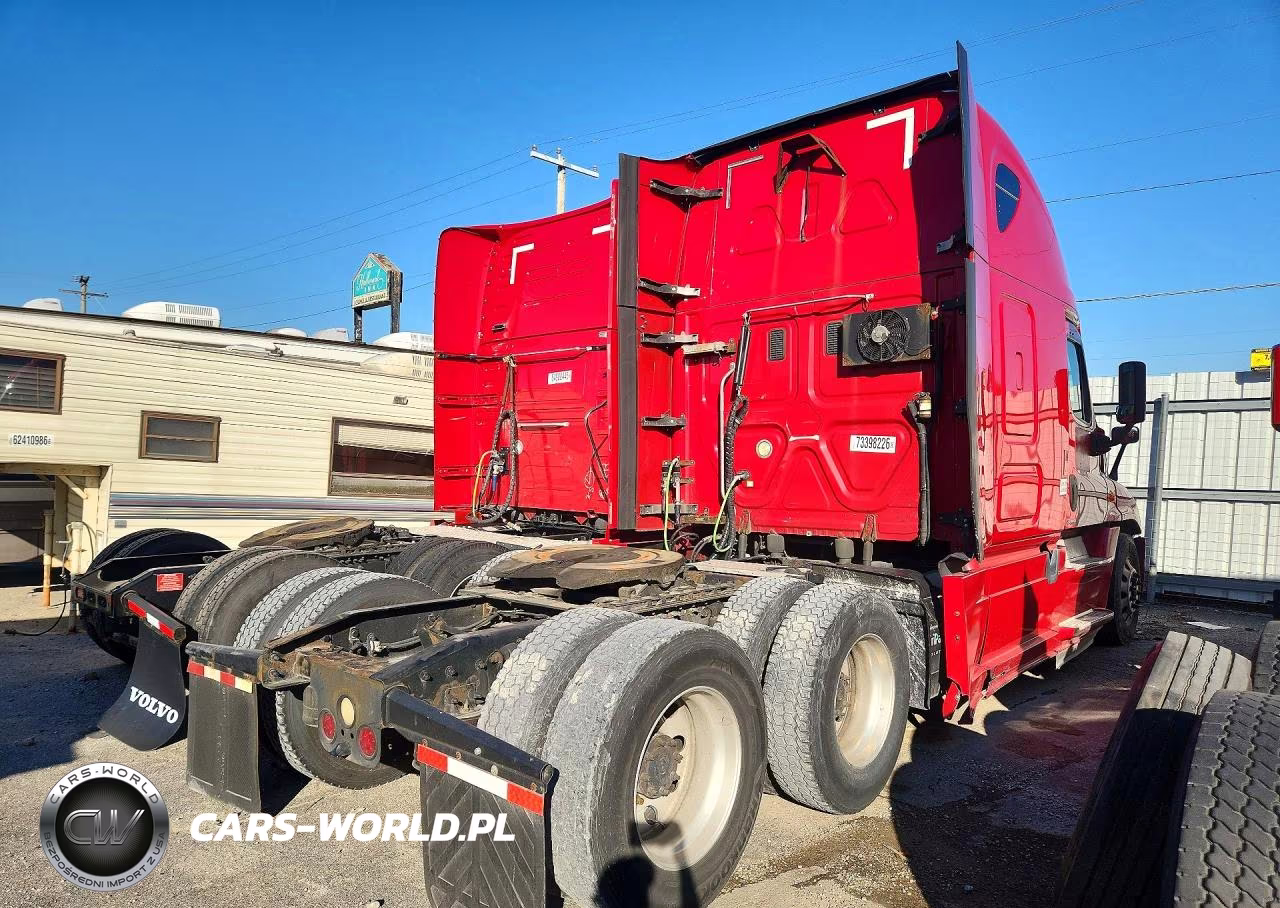 2015 Freightliner Cascadia Semi Truck VIN:3AKJGLD51FSGC9079 - 3