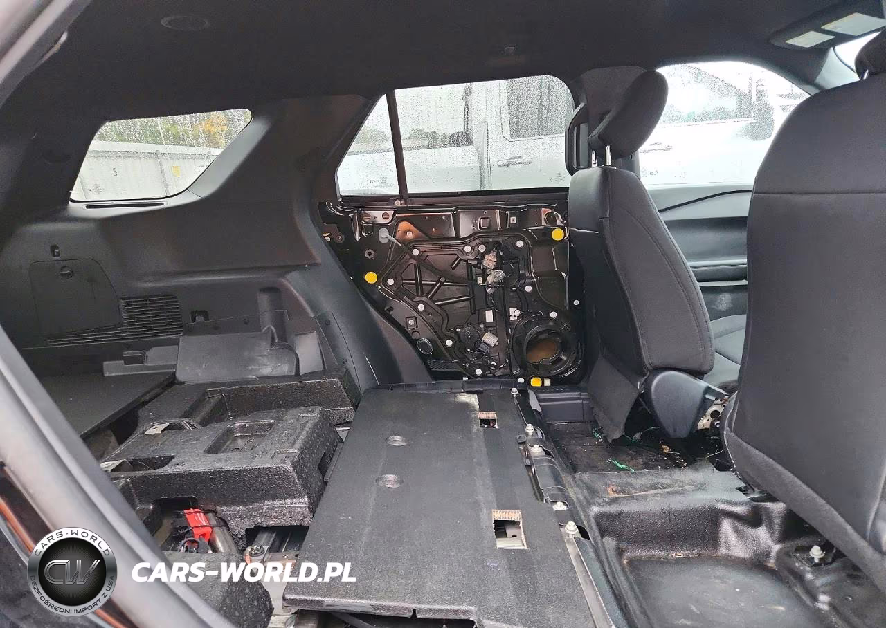 2025 Ford Explorer Police Interceptor VIN:1FM5K8AB0SGA74412 - 11