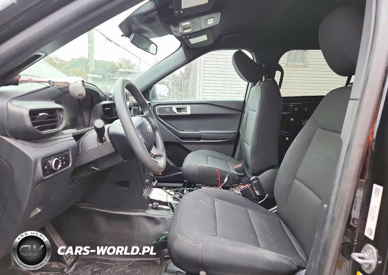 2025 Ford Explorer Police Interceptor VIN:1FM5K8AB0SGA74412 - 7