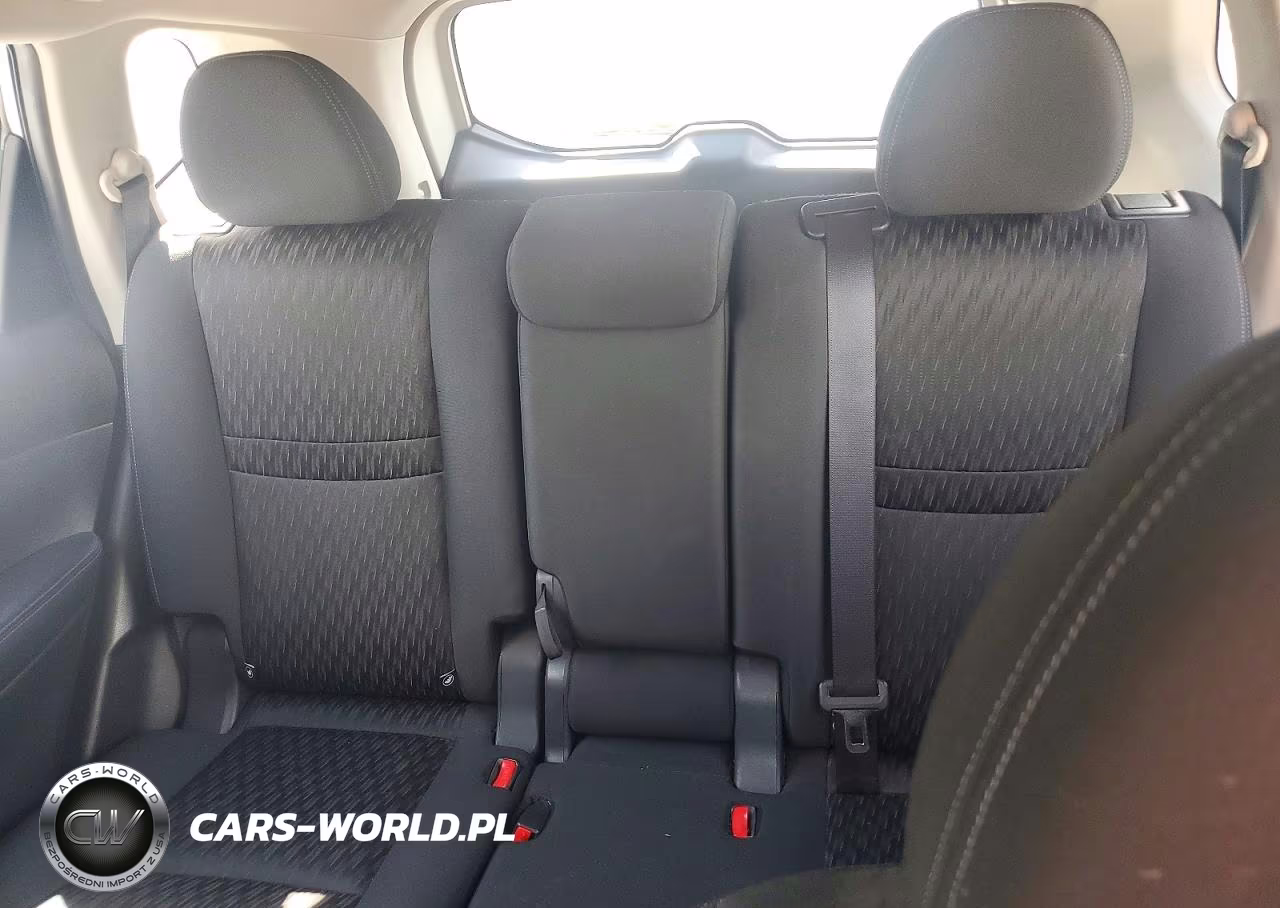 2018 Nissan Rogue S VIN:KNMAT2MT7JP582764 - 10