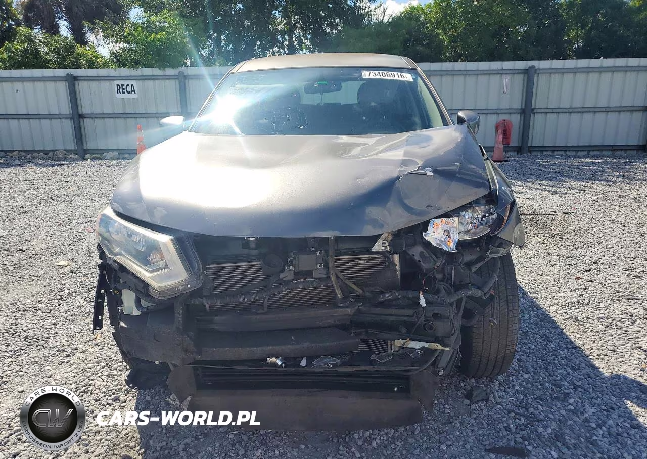 2018 Nissan Rogue S VIN:KNMAT2MT7JP582764 - 5