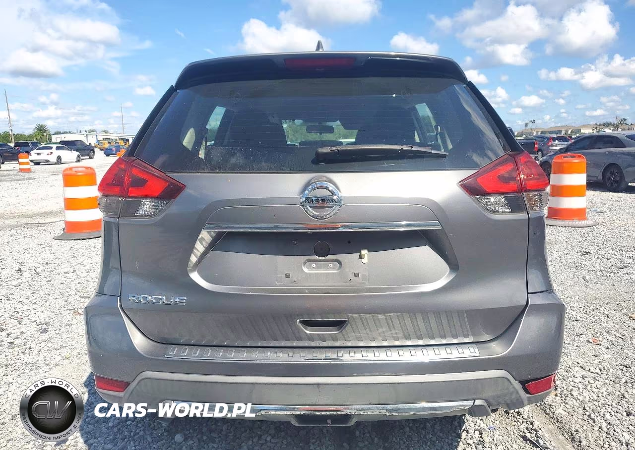 2018 Nissan Rogue S VIN:KNMAT2MT7JP582764 - 6