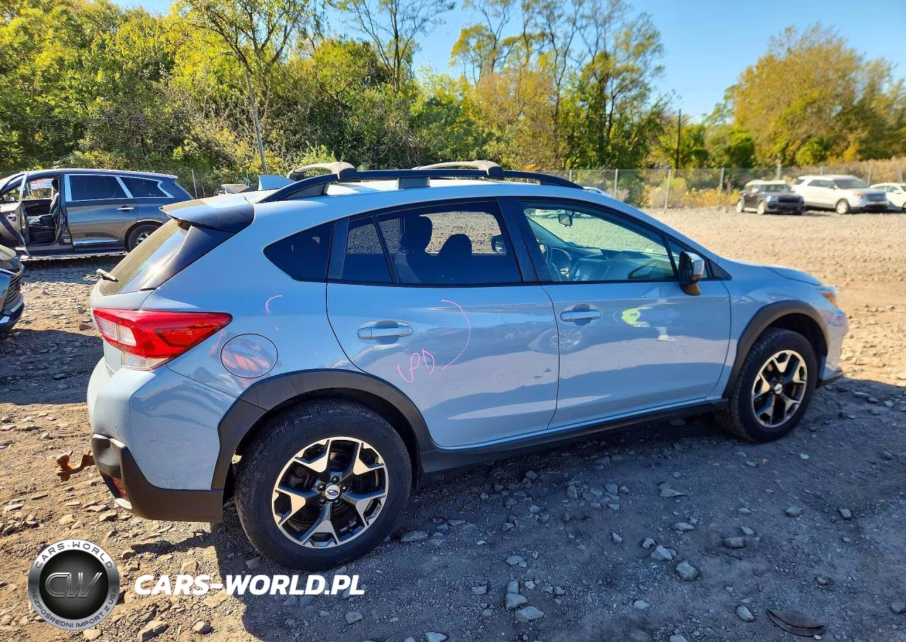 2018 Subaru Crosstrek Premium VIN:JF2GTACC9J8245336 - 3