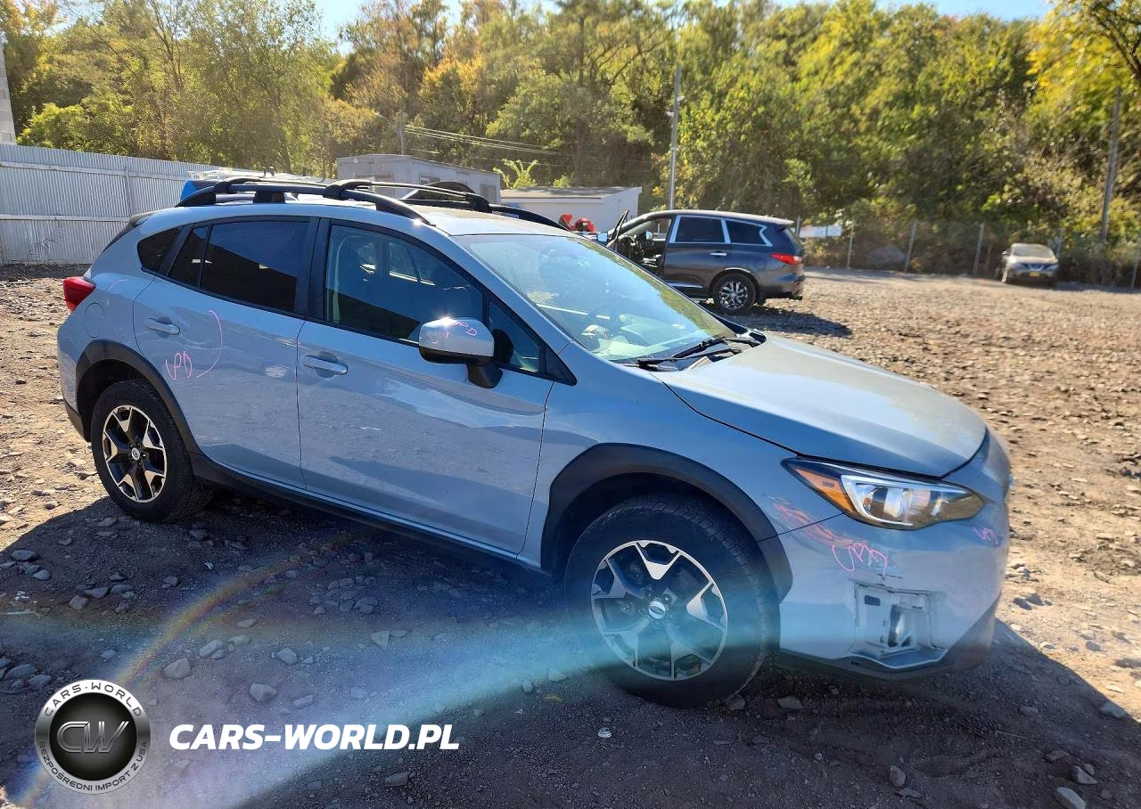 2018 Subaru Crosstrek Premium VIN:JF2GTACC9J8245336 - 4