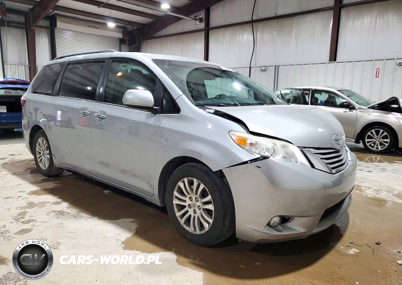 2016 Toyota Sienna Xle 8-Passenger VIN:5TDYK3DCXGS714759 - 4