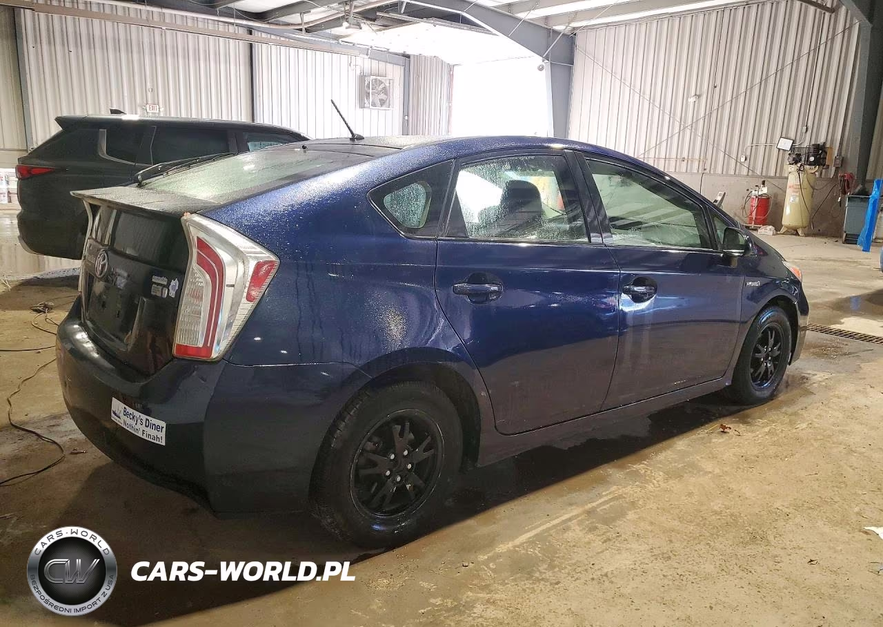 2015 Toyota Prius Two VIN:JTDKN3DU7F0406004 - 3