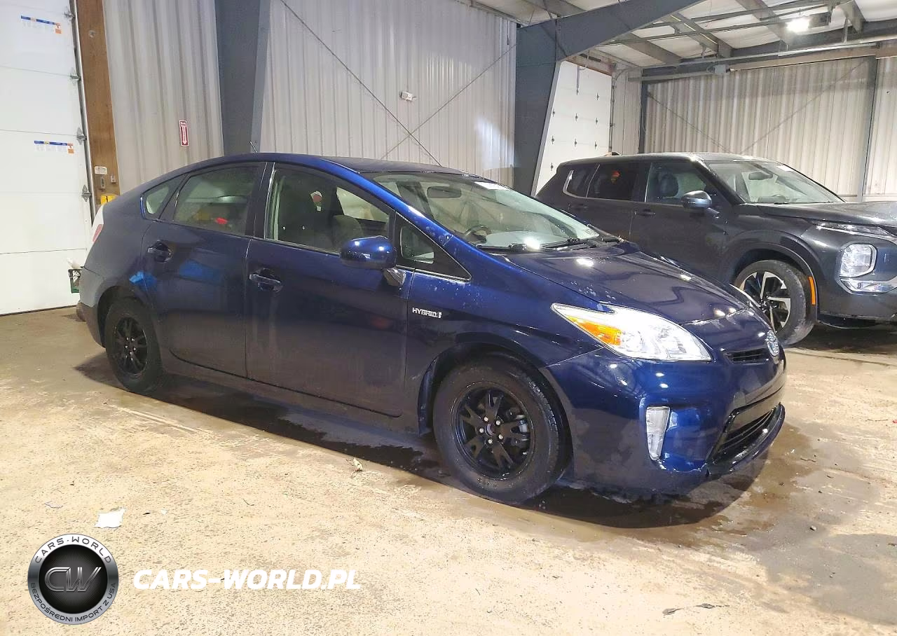 2015 Toyota Prius Two VIN:JTDKN3DU7F0406004 - 4