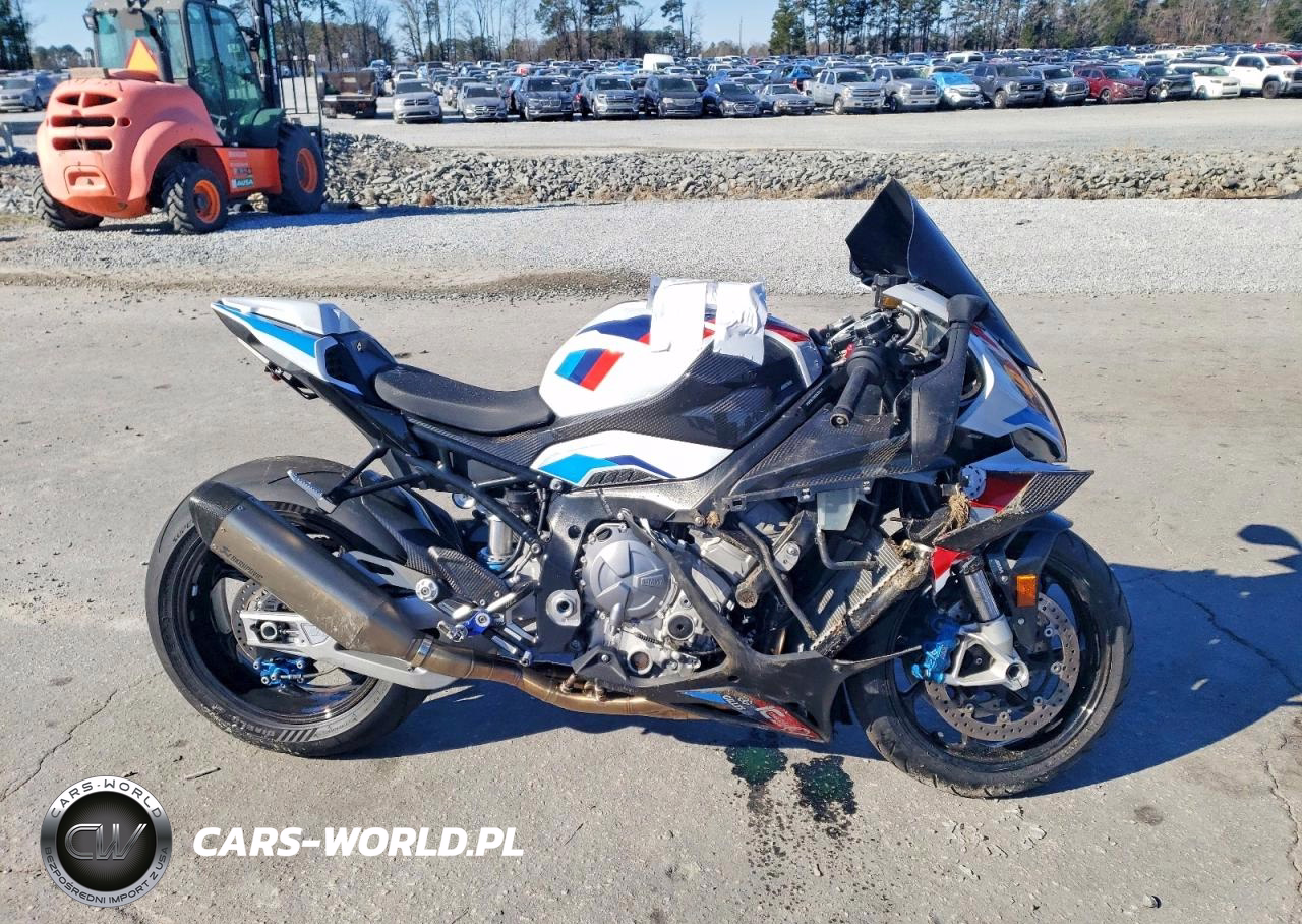 2021 BMW M 1000 R