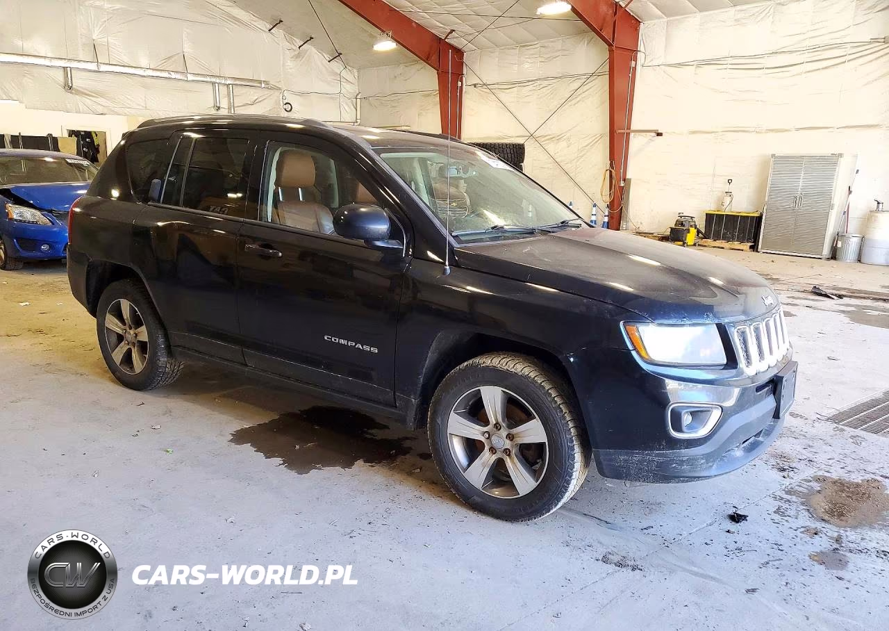 2016 Jeep Compass Latitude VIN:1C4NJDEB8GD706916 - 4