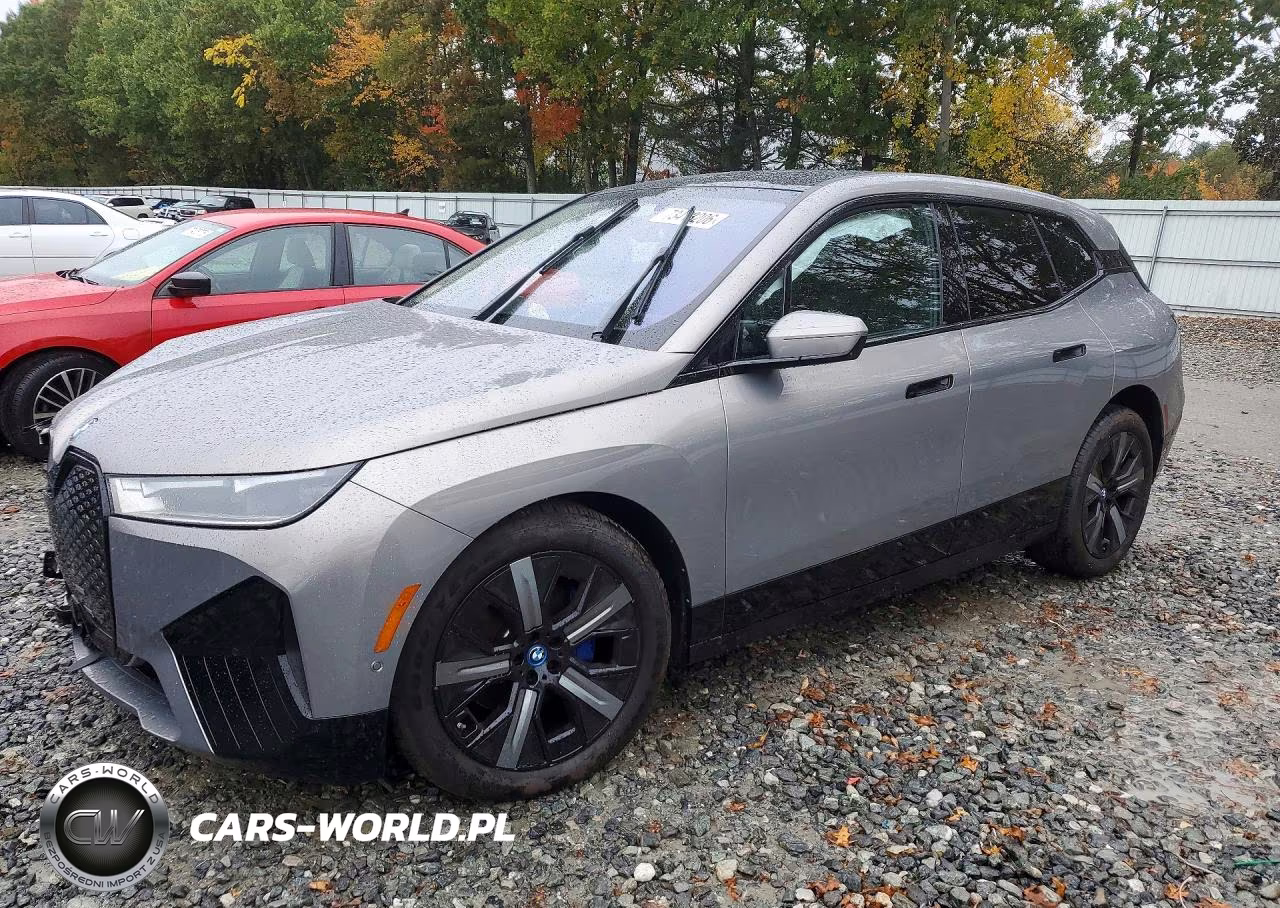 2024 BMW Ix xDrive50 – zdjęcie 1 z 13