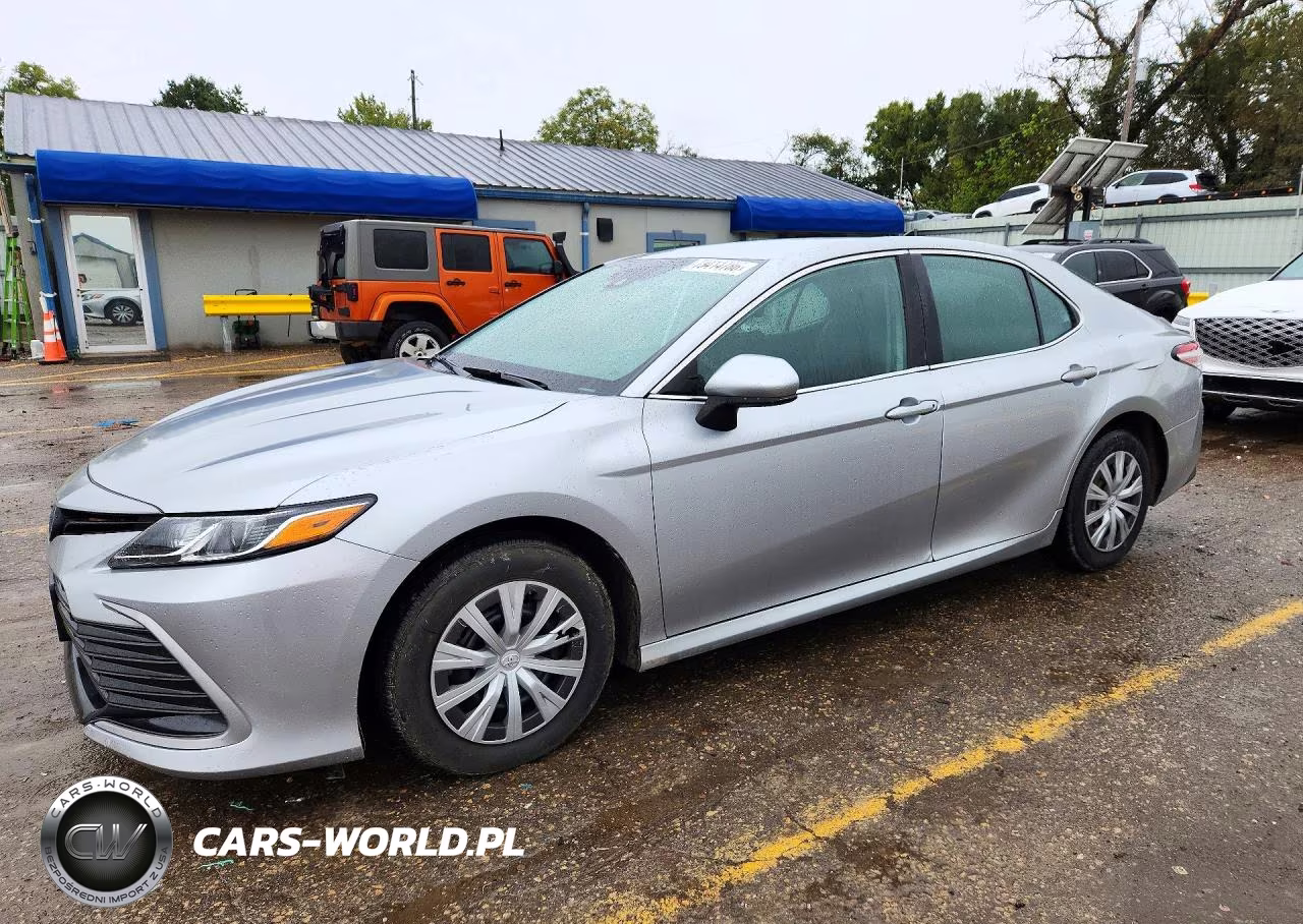 2023 Toyota Camry Le – zdjęcie 1 z 12