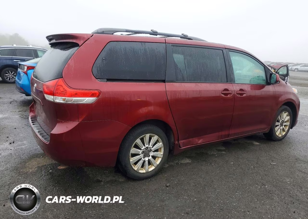 2011 Toyota Sienna Le VIN:5TDJK3DC0BS027073 - 3