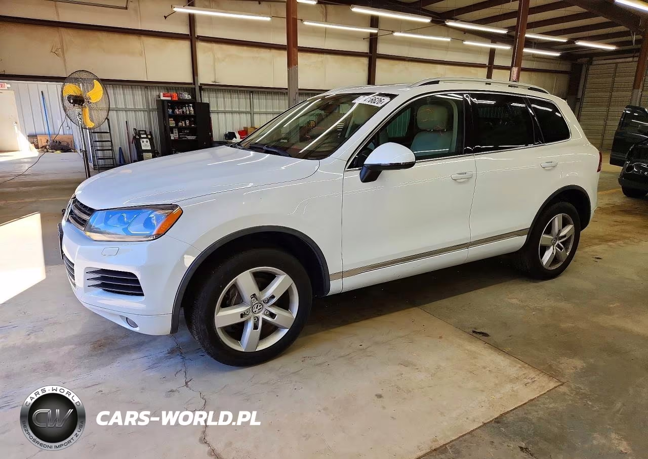2014 Volkswagen Touareg V6 Tdi VIN:WVGEP9BPXED010286 - 1