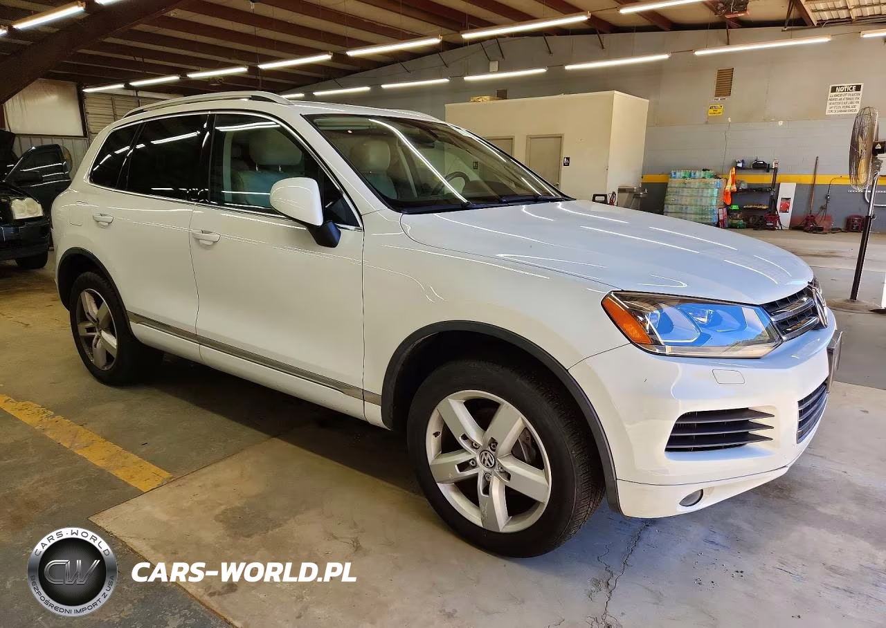2014 Volkswagen Touareg V6 Tdi VIN:WVGEP9BPXED010286 - 4
