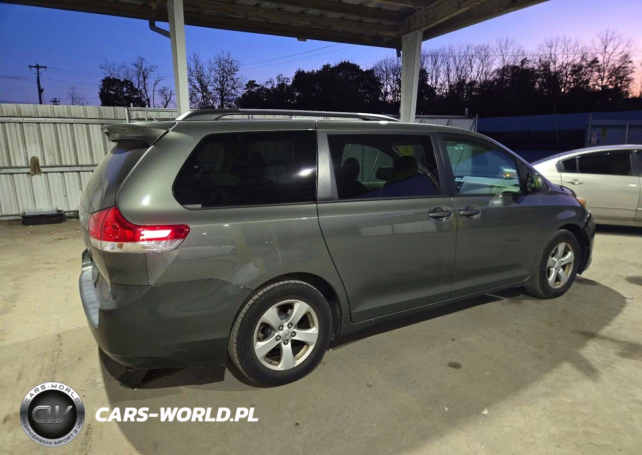 2011 Toyota Sienna Le VIN:5TDKK3DC5BS115122 - 3
