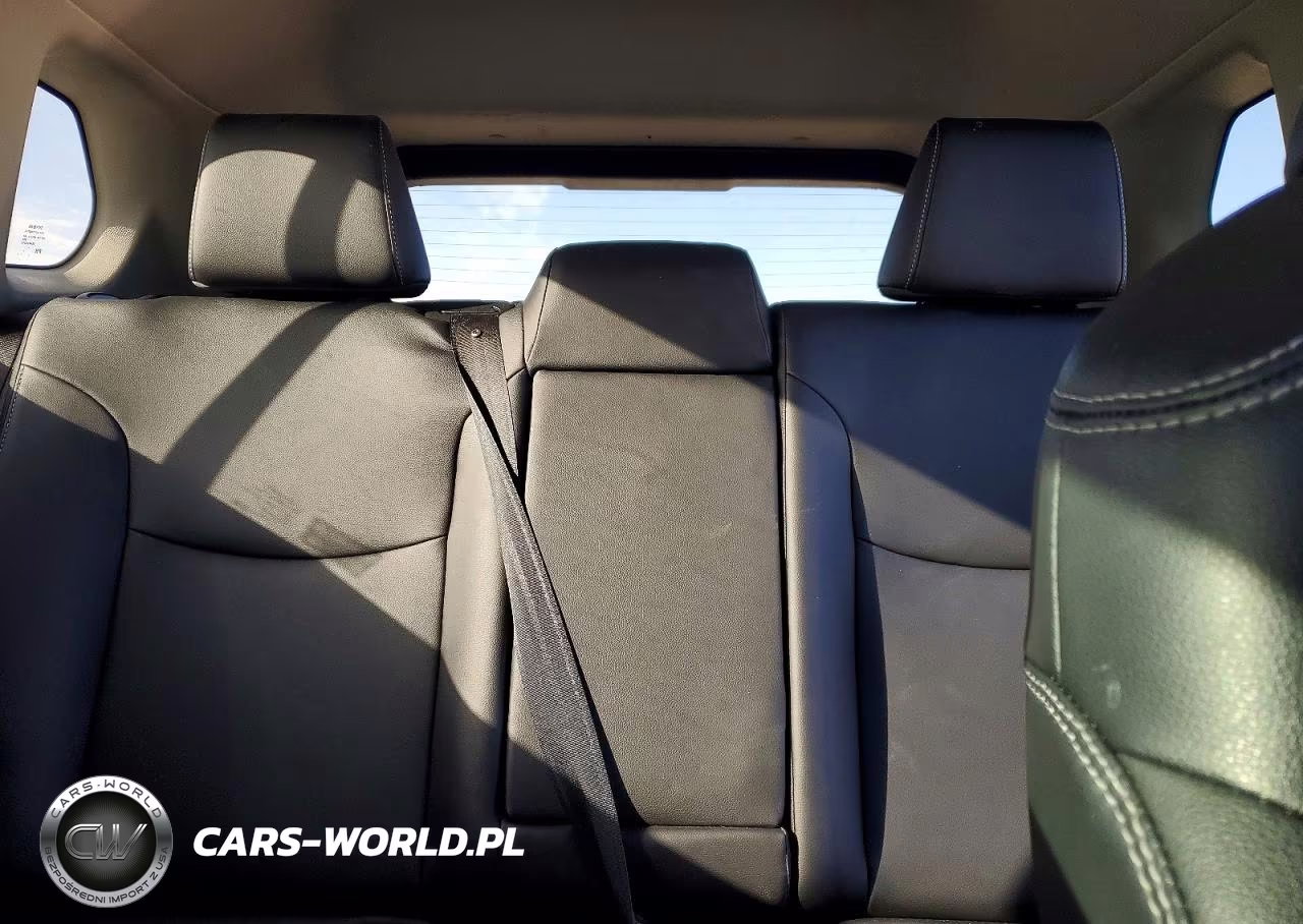 2022 Toyota Corolla Cross Xle VIN:7MUDAABG9NV025052 - 10