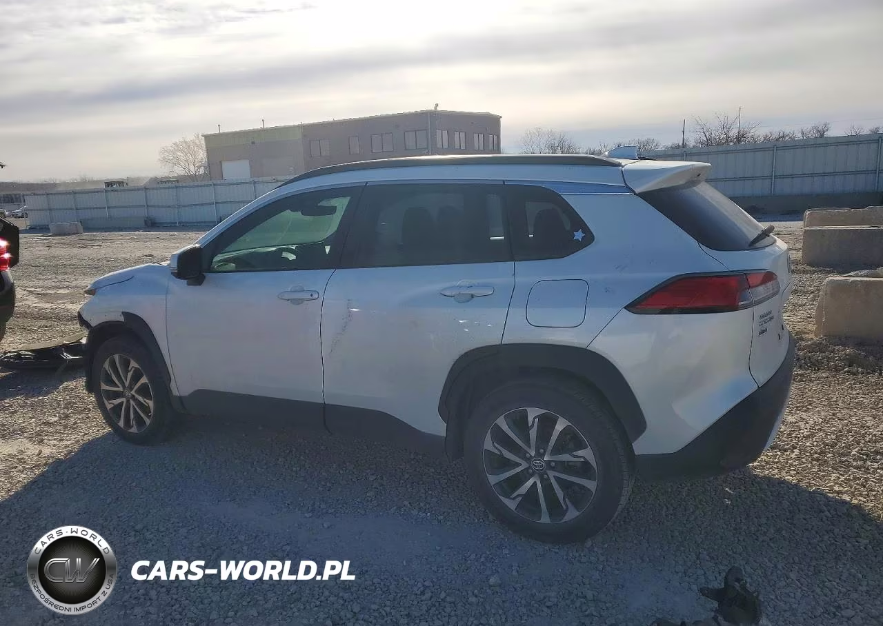 2022 Toyota Corolla Cross Xle VIN:7MUDAABG9NV025052 - 2