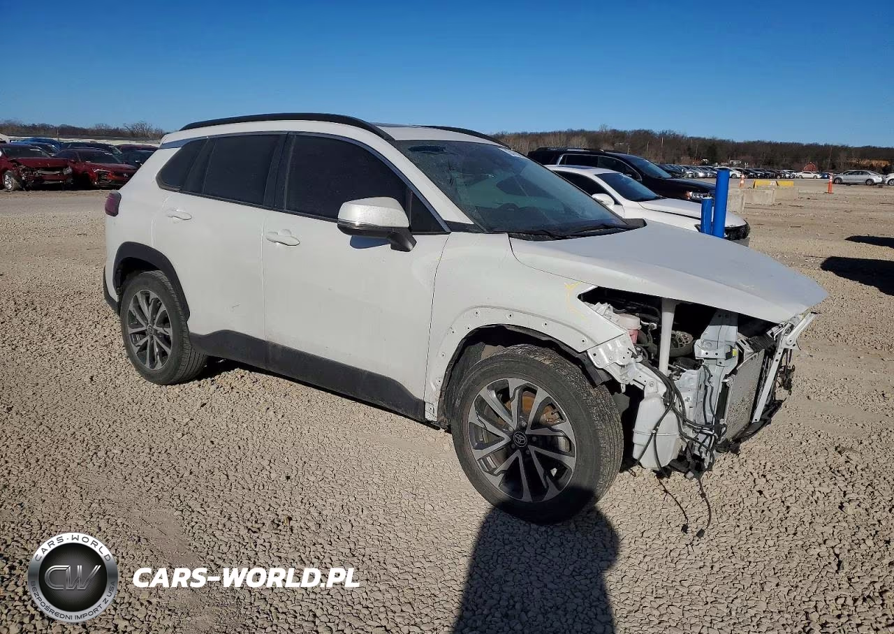 2022 Toyota Corolla Cross Xle VIN:7MUDAABG9NV025052 - 4