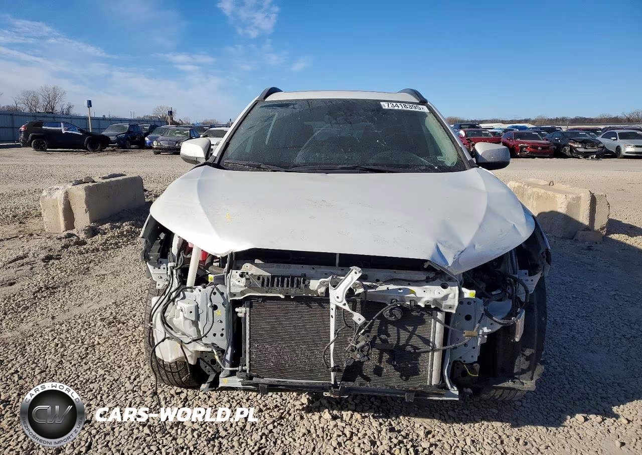 2022 Toyota Corolla Cross Xle VIN:7MUDAABG9NV025052 - 5
