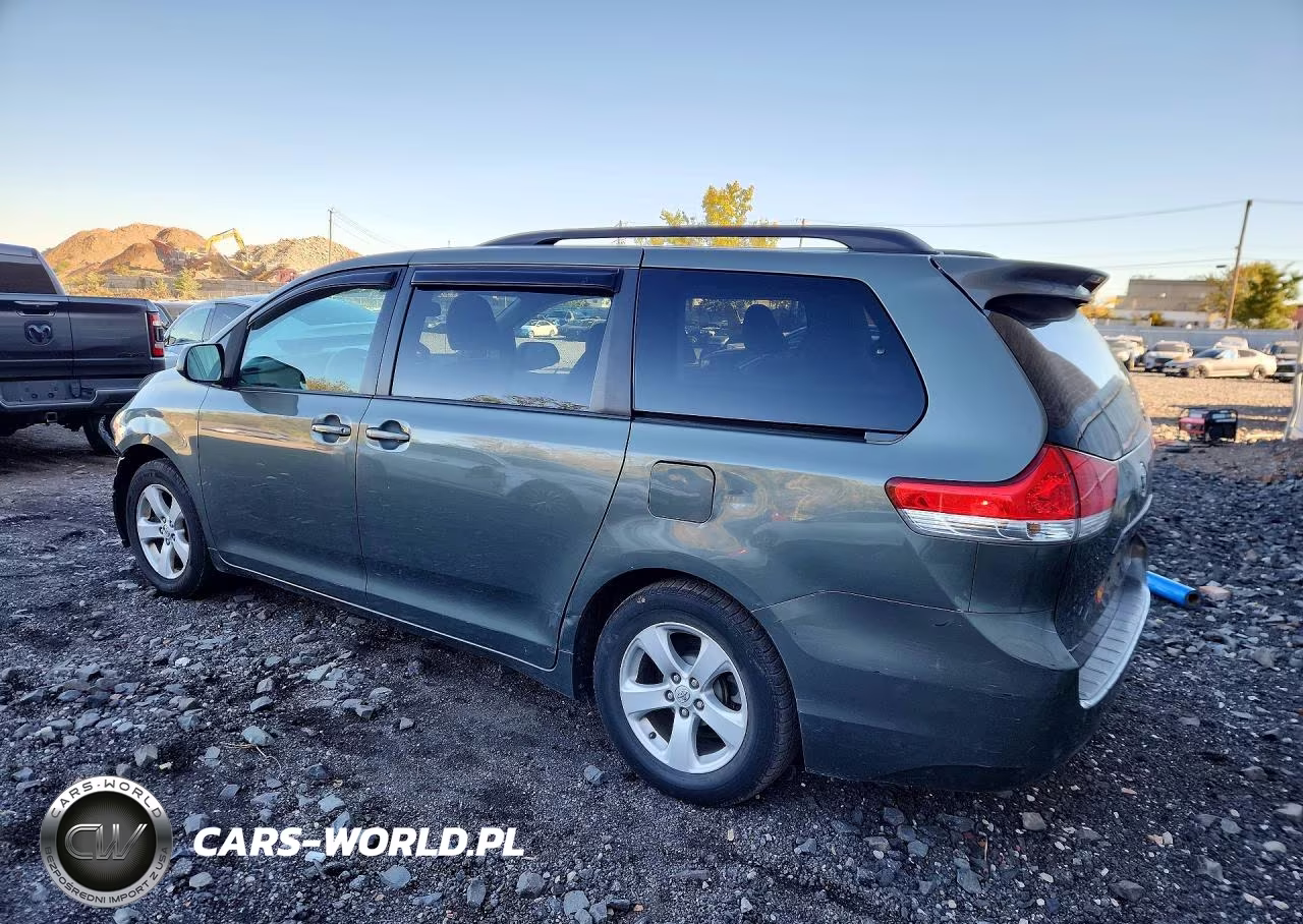 2013 Toyota Sienna Le VIN:5TDKK3DCXDS370335 - 2