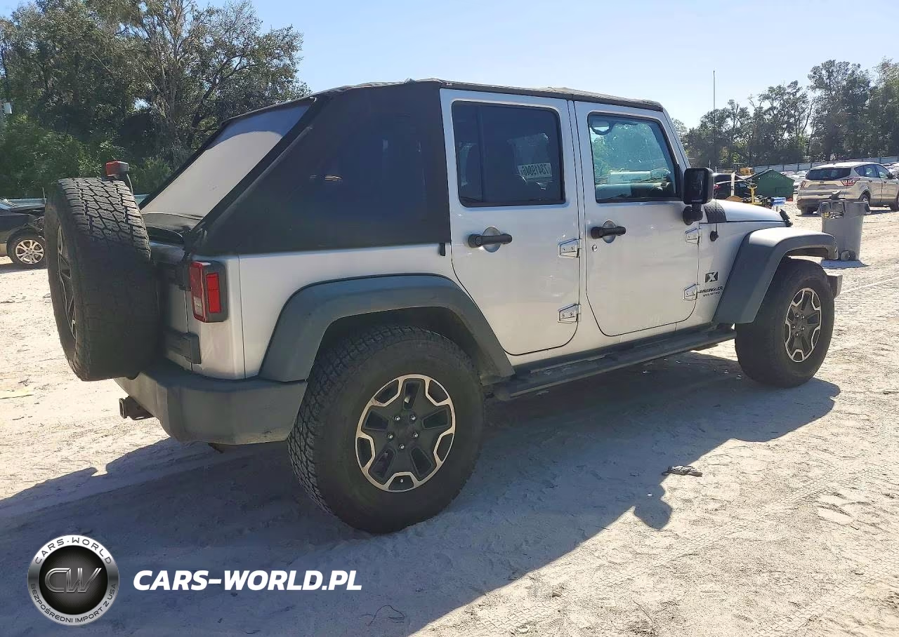 2008 Jeep Wrangler Unlimited X VIN:1J8GB39148L514698 - 3
