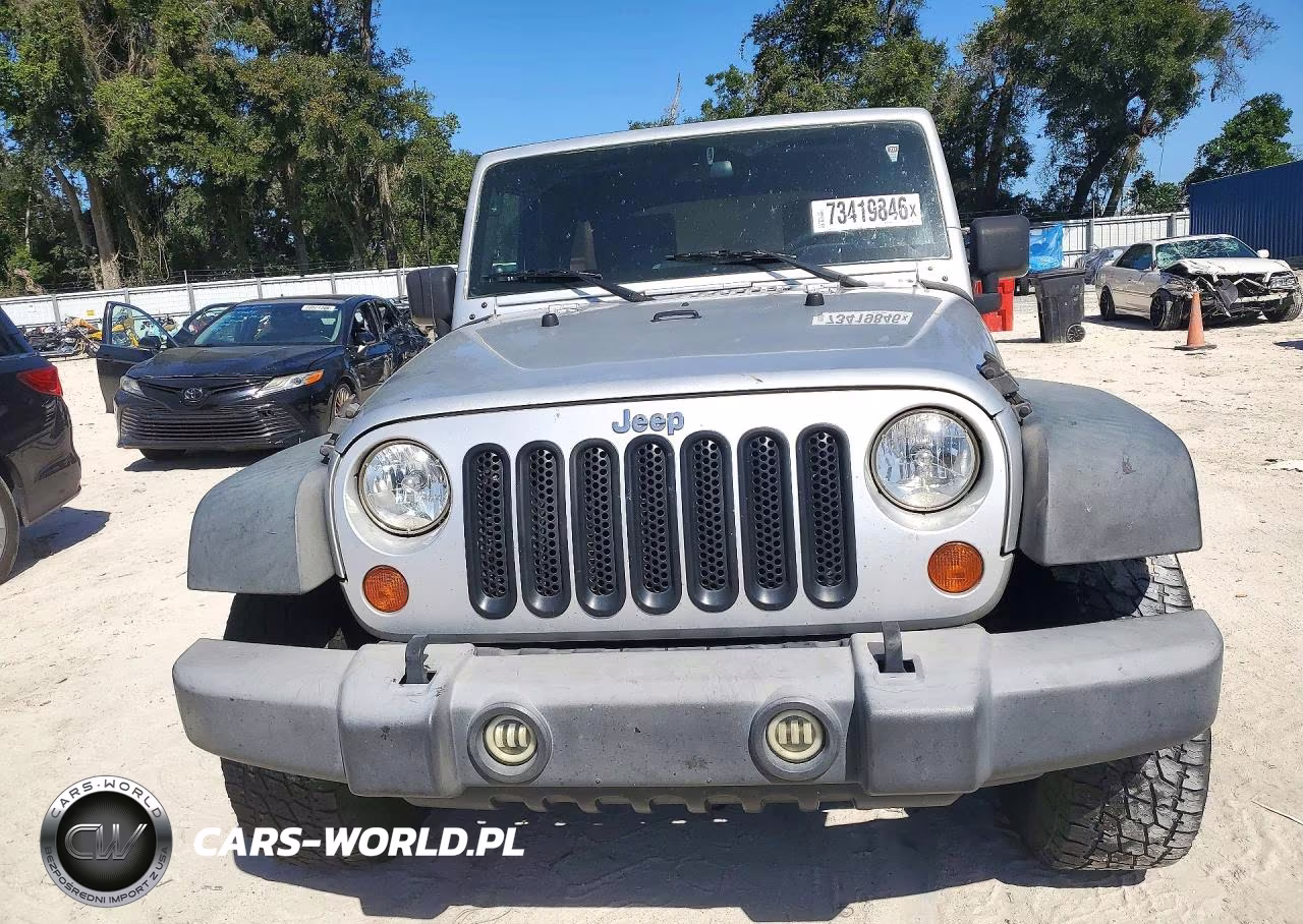 2008 Jeep Wrangler Unlimited X VIN:1J8GB39148L514698 - 5