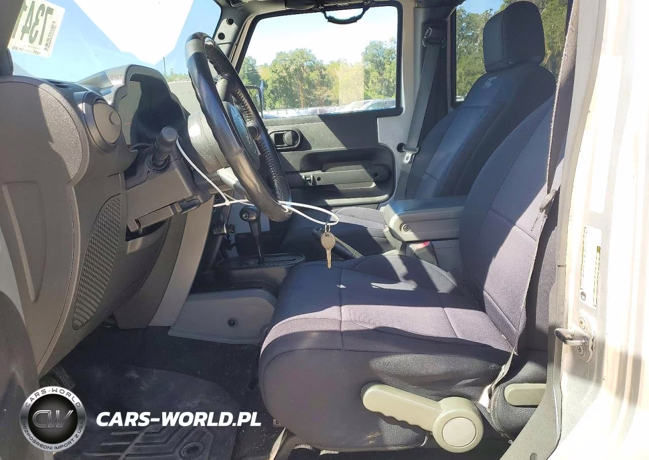 2008 Jeep Wrangler Unlimited X VIN:1J8GB39148L514698 - 7