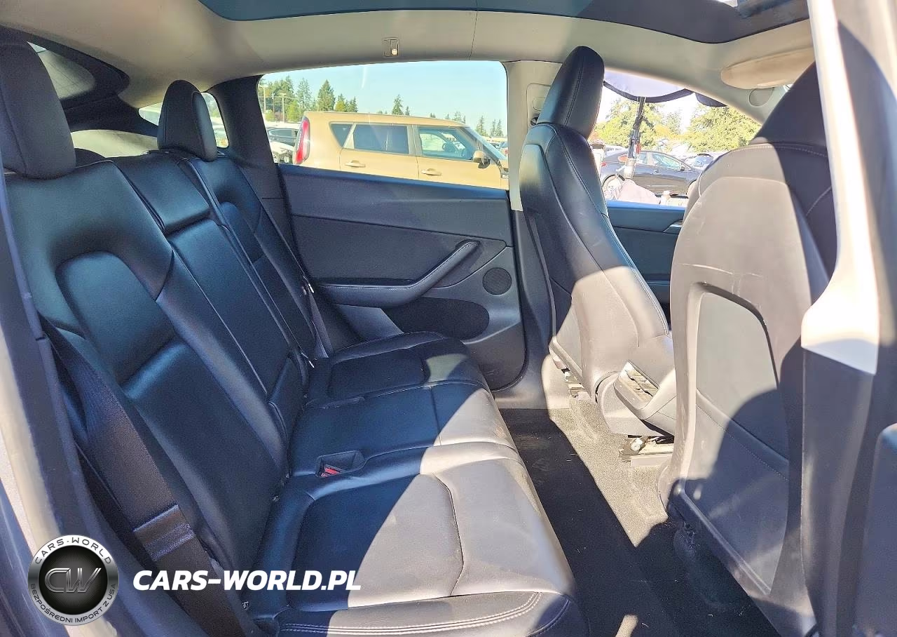 2023 Tesla Model Y VIN:7SAYGAEE8PF687431 - 10