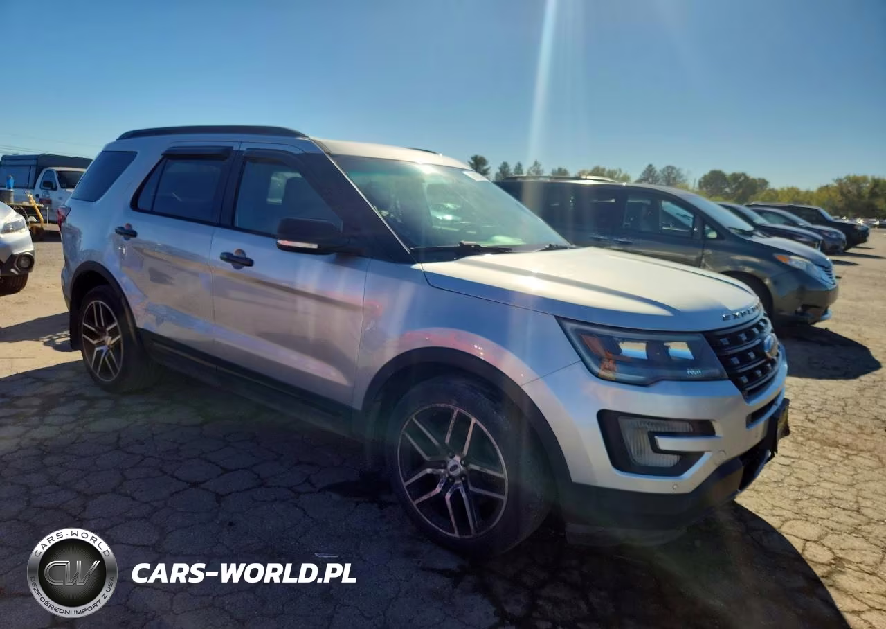 2017 Ford Explorer Sport VIN:1FM5K8GT6HGA53136 - 4