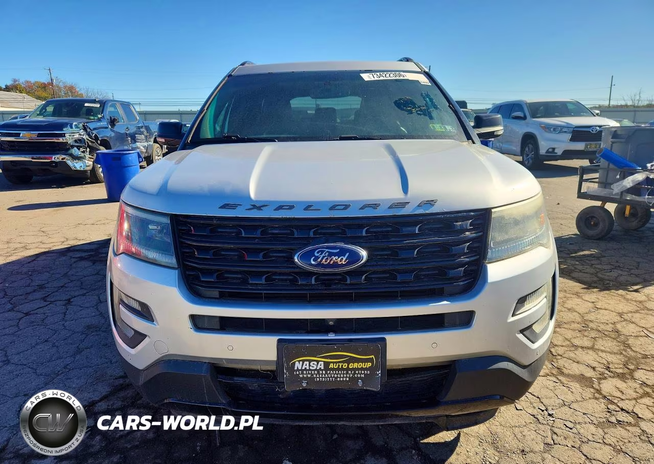 2017 Ford Explorer Sport VIN:1FM5K8GT6HGA53136 - 5