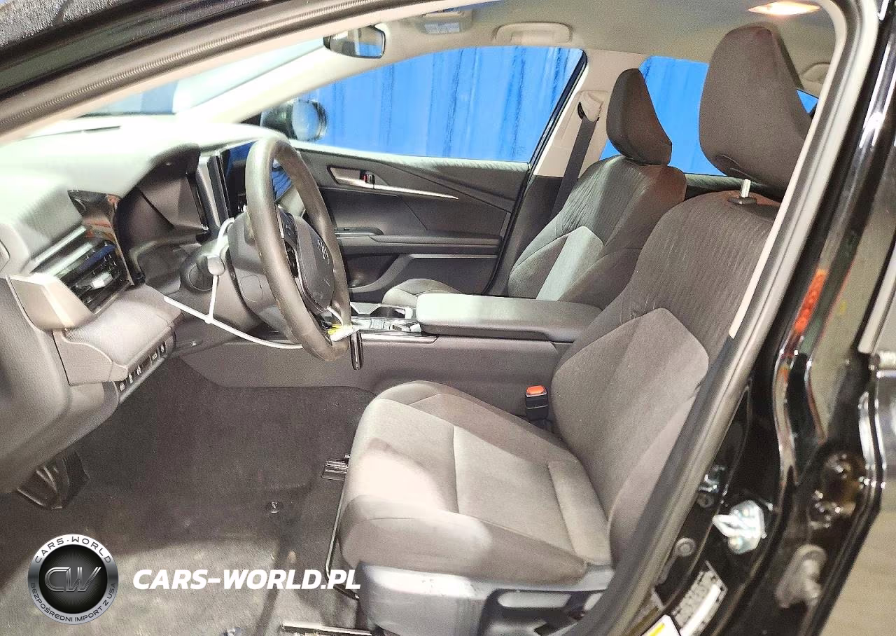 2026 Toyota Camry Le VIN:4T1DAACK3TU266123 - 7