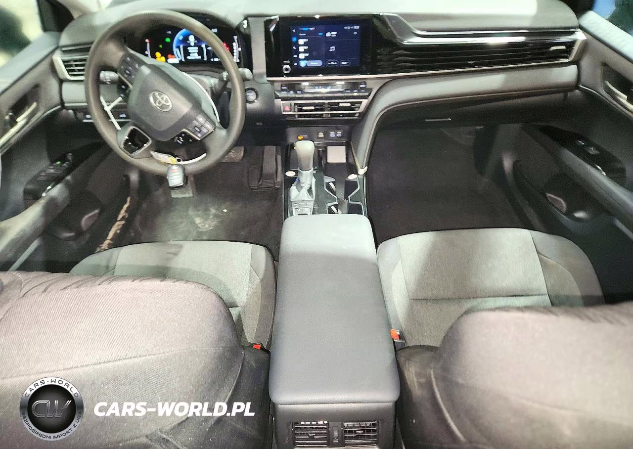 2026 Toyota Camry Le VIN:4T1DAACK3TU266123 - 8