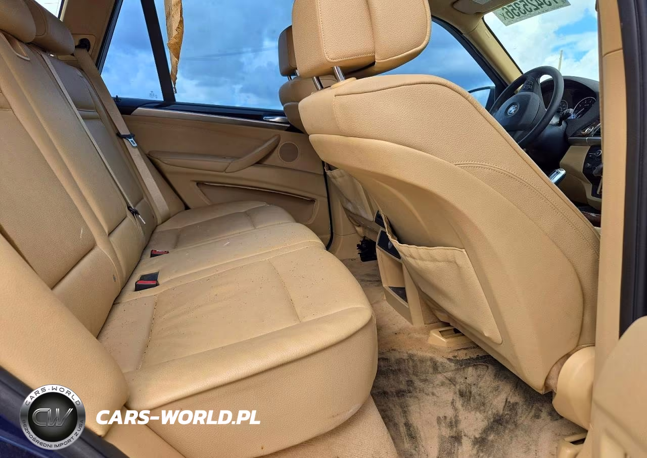 2011 BMW X5 VIN:5UXZV8C57BL417856 - 11