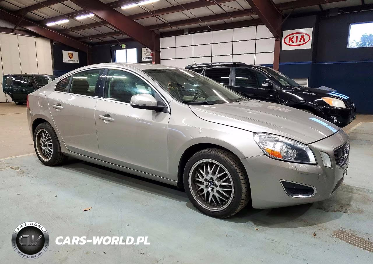 2013 Volvo S60 T5 VIN:YV1612FH2D2177413 - 4