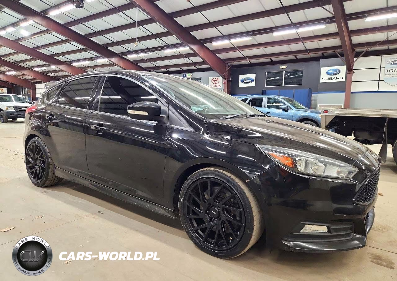 2017 Ford Focus St VIN:1FADP3L96HL311196 - 4