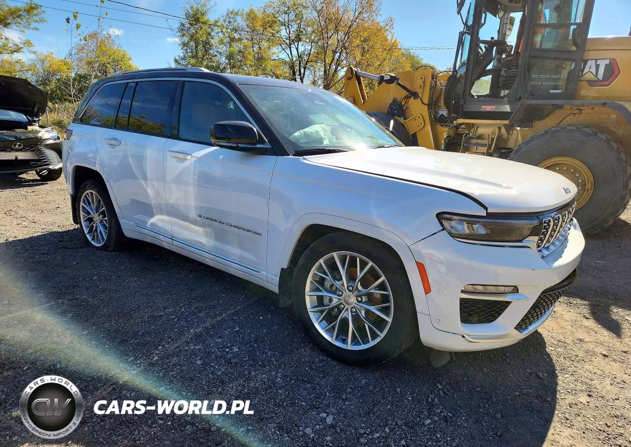 2023 Jeep Grand Cherokee Summit VIN:1C4RJHEG4P8809439 - 4