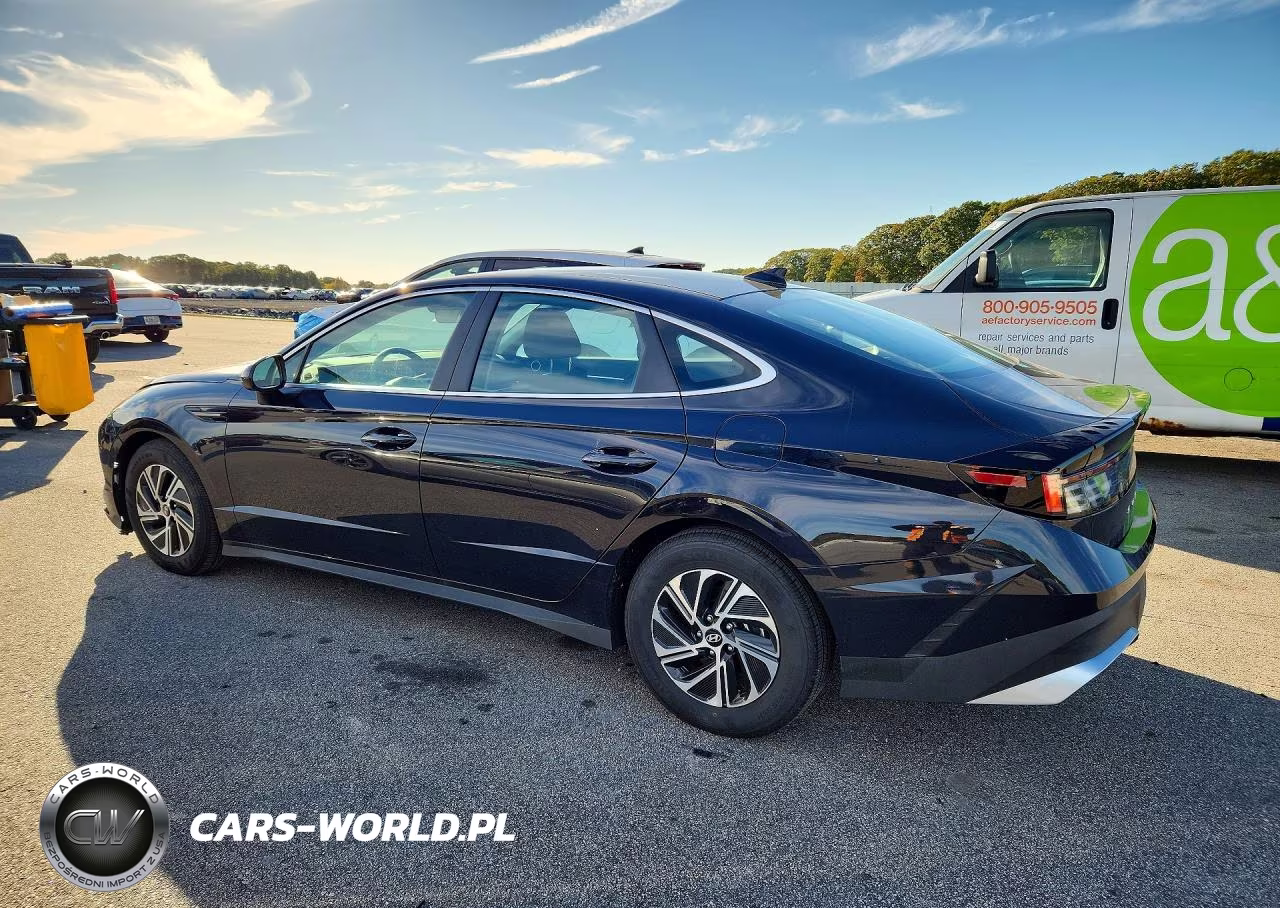 2026 Hyundai Sonata Hybrid Blue VIN:KMHL24JJ1TA170593 - 2
