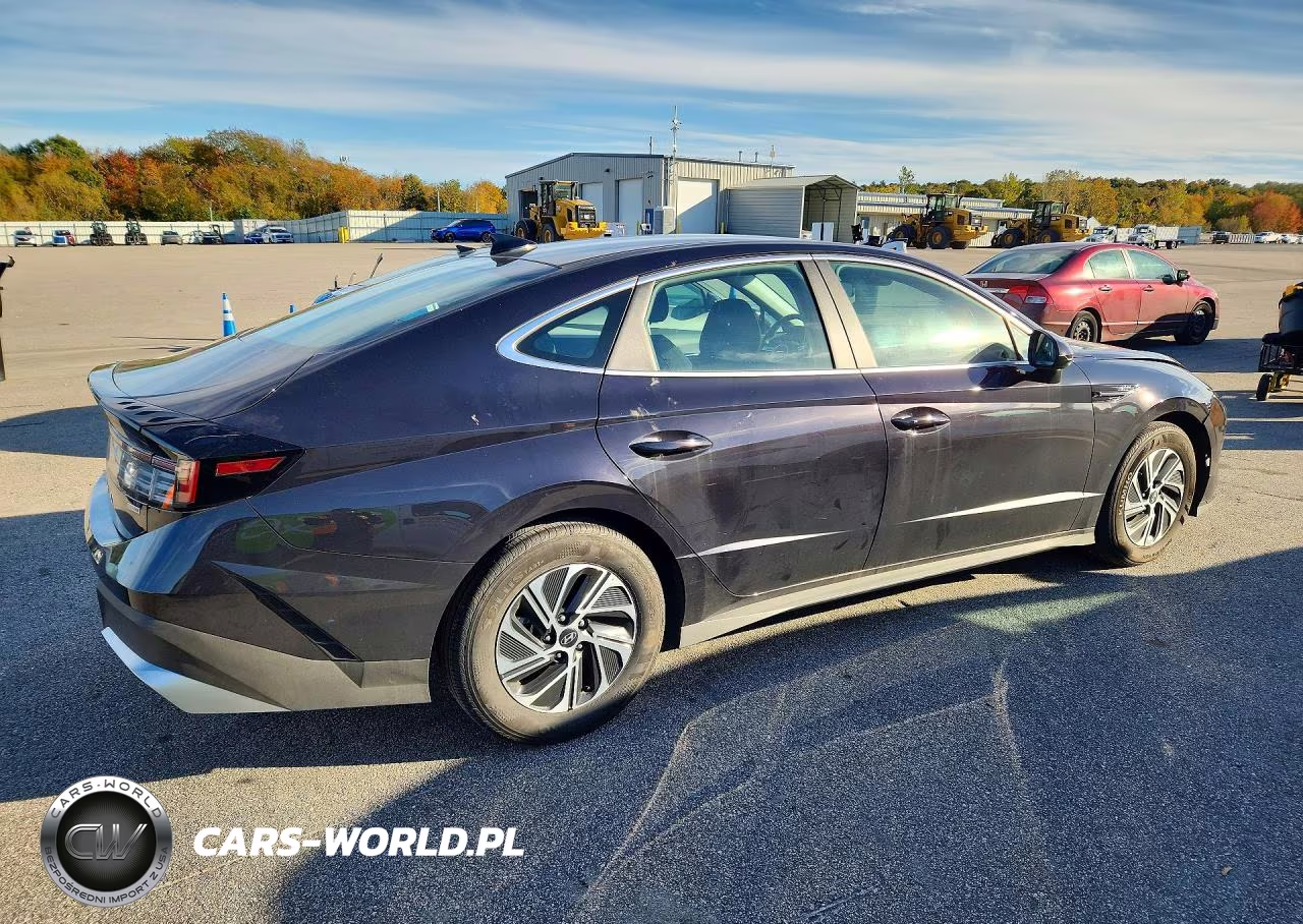 2026 Hyundai Sonata Hybrid Blue VIN:KMHL24JJ1TA170593 - 3