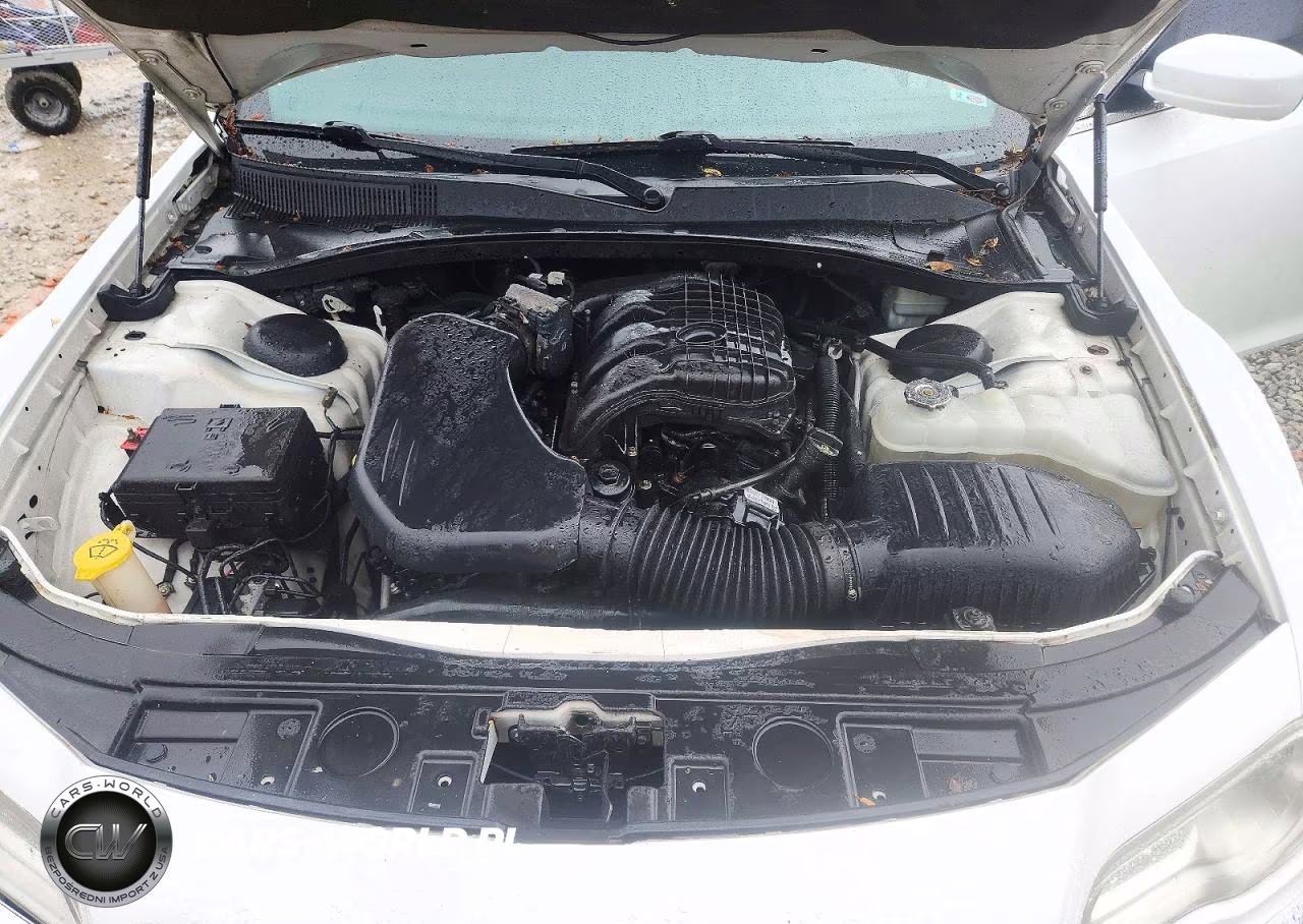 2012 Chrysler 300 VIN:2C3CCAAGXCH313082 - 11