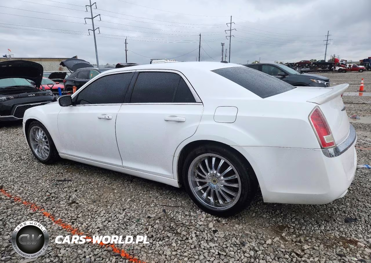 2012 Chrysler 300 VIN:2C3CCAAGXCH313082 - 2