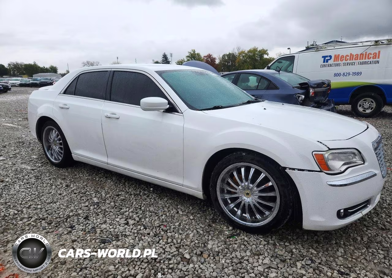2012 Chrysler 300 VIN:2C3CCAAGXCH313082 - 4